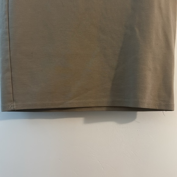 Tan pencil skirt - Picture 3 of 5